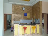 Zhenfeng VIP Business Hotel