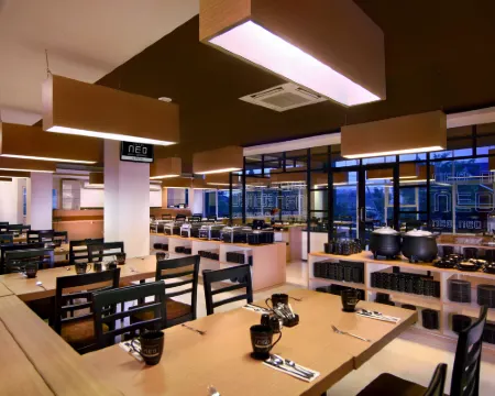 Hotel Neo Candi Simpang Lima - Semarang by Aston Hotels in Gajahmungkur