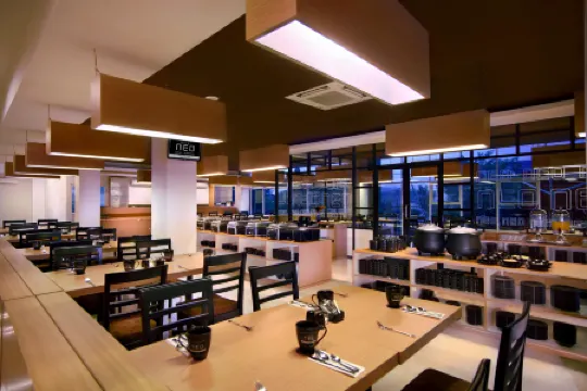 Hotel Neo Candi Simpang Lima - Semarang by Aston