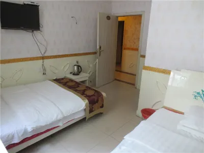 Dihao Hotel (Yilong Jinchengzhen Shop) Hotels near Dajinshan Scenic Area
