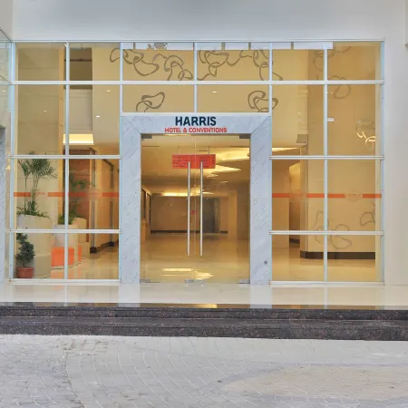 Harris Hotel & Conventions Ciumbuleuit - Bandung Отели рядом с достопримечательностью «Парк развлечений Dago Dreampark»