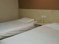 布丁酒店(东海和平东路店) - 双床房