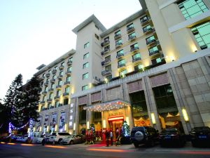 Yihua Riverview Hot Spring Holiday Hotel