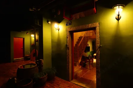 Mianbaoshu Theme Hostel