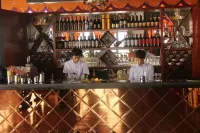 โรงแรมหังเทียนเฉิง - ที่มีบาร์