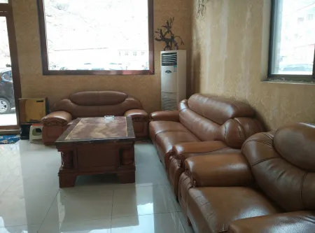 Shannan Jincheng Hotel Отели рядом со станцией Shannan Railway Station