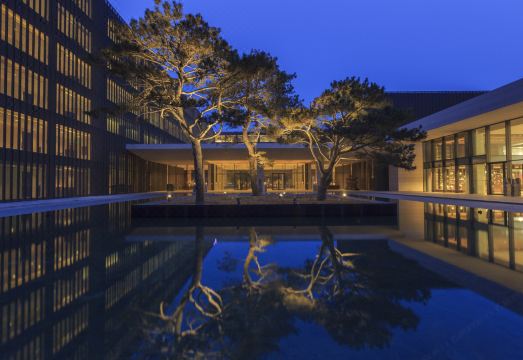 1. 더 라루 칭다오..