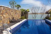 Sheraton Huzhou Taihu Lake Hot Spring Resort & Spa - Pools