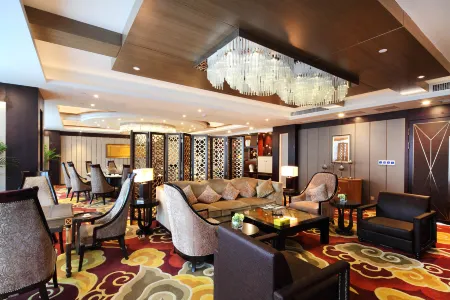 Days Hotel by Wyndham Wenyi Anhui Отели рядом с достопримечательностью «Anhui University of Chinese Medicine (Shaoquanhu New Campus)»