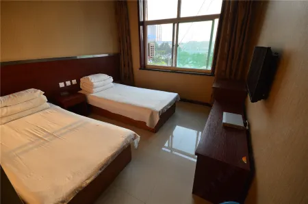 Jiudinglou Hotel in Huozhou Отели в г. Хочжоу