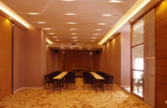 Park Lane Yiju Hotel (Jiangmen Kaiping Shuikou Bus Station)