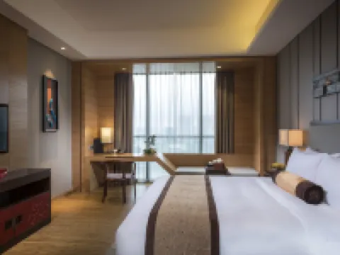 HUALUXE Hotels and Resorts YANGJIANG CITY CENTER Hotels in Yangjiang