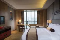 Hualuxe Yangjiang City Center Hotels in Mandarin Duck Lake