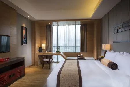 Hualuxe Yangjiang City Center