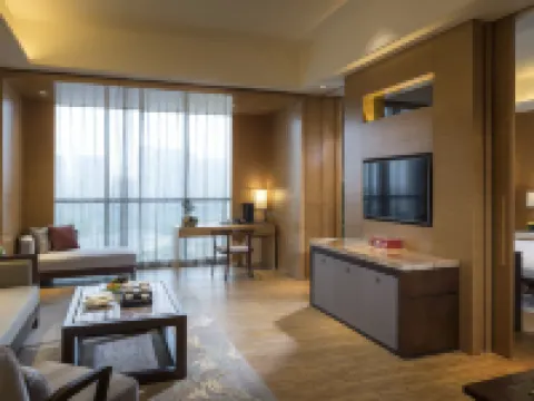 HUALUXE Hotels and Resorts YANGJIANG CITY CENTER Hotels in Yangjiang