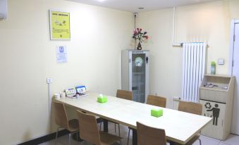 7 Days Inn (Baoding Railway Station) - Housity