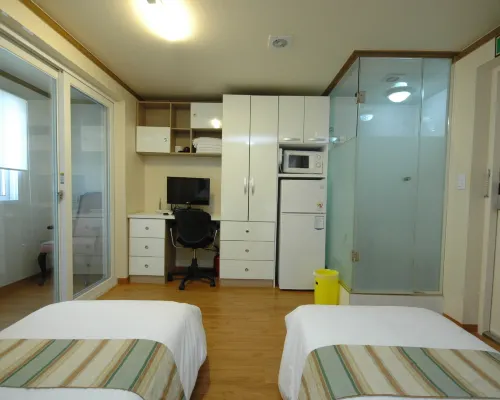 อีเรสซิเดนซ์ โรงแรมใกล้สถานีฮักดง