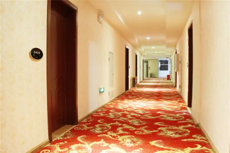 7 Degree Business Hotel Отели рядом с достопримечательностью «Phoenix Hot Spring»