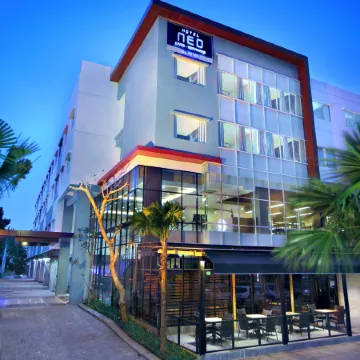 Hotel Neo Candi Simpang Lima - Semarang by Aston