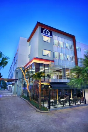 Hotel Neo Candi Simpang Lima - Semarang by Aston Отели в г. Gajahmungkur