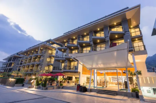 The Charm Resort Phuket Hotel berhampiran Masjid Nurul Islam Mosque | مسجد