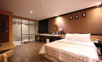 G7 Hotel