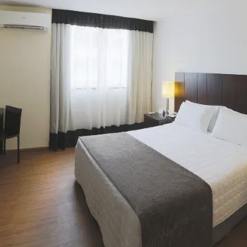 Orla Copacabana Hotel Отели рядом с достопримечательностью «Пляж Арпоадор»