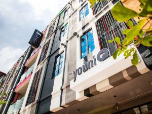 the youniQ Hotel