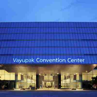 เซ็นทารา ไลฟ์ ศูนย์ราชการ และคอนเวนชันเซ็นเตอร์ แจ้งวัฒนะ Hotel Exterior