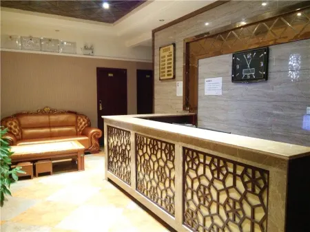 Yilong Huasheng Business Hotel