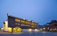 Water Fair Inn Hotel a In Xishan Scenic Spot