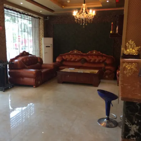 Longli Qianlonggong Business Hotel