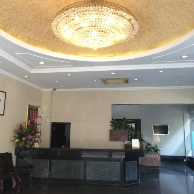 Foshan Huayue Holiday Hotel (Lunjiao Subway Station) Hotel dekat Lunjiao Gymnasium