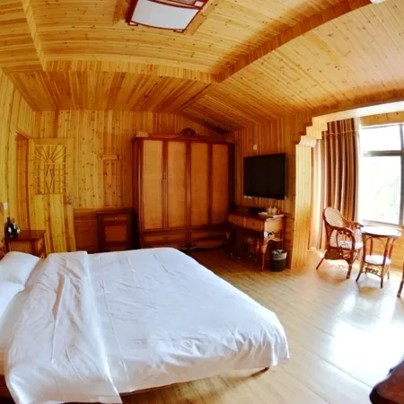 Wolong Mountain Villa