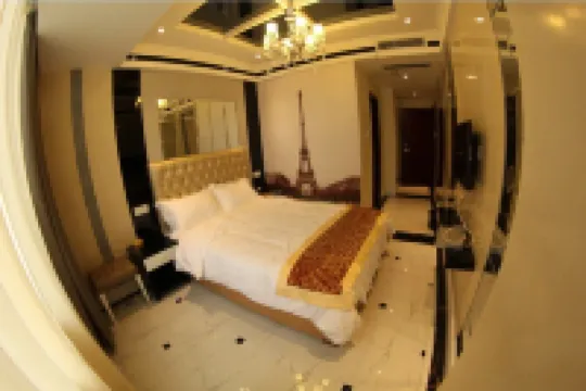 Jiayu Sky City Theme Hotel