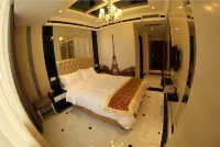 Jiayu Sky City Theme Hotel