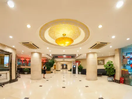 Huatai Hotel (Beijing Jinsong Panjiayuan Subway Station) Отели рядом с достопримечательностью «Coche Town Automobile Culture Creativity Industrial Park»