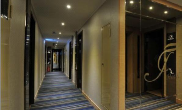 J-Hotel