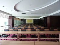 Super 8 (Weifang railway station store)