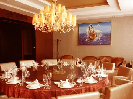 Midong International Hotel Urumqi Отели рядом с достопримечательностью «Xinjiang Institute of Light Industry Technology»