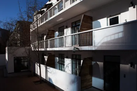 Yi Stack Suisse Placel (Beijing Sanyuanqiao Yansha Embassy District)