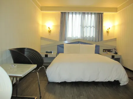 جولدن فينيكس هوتل