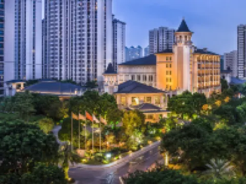 Chateau Star River Peninsula Hotels near Panyu Luopu Shabu Middle School
