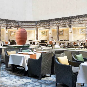 The Royal Garden Tsim Sha Tsui Отели рядом с достопримечательностью «Круг»