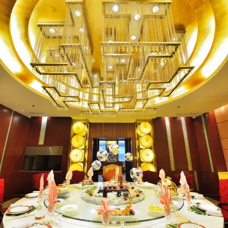 Luxemon Xinjiang Hongfu Hotel (Hotan 2nd Street People's Park)