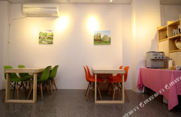 高雄夏天的風民宿-高鐵館