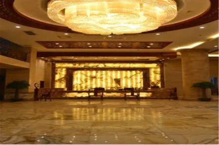 Dongxing Yulongwan Hotel Отели рядом с достопримечательностью «Wanwei Golden Beach»