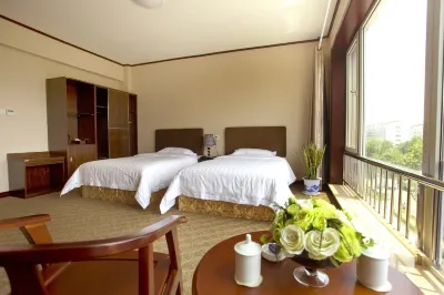 Dongyue Business Hotel (Longkou Boshang Shopping Plaza)