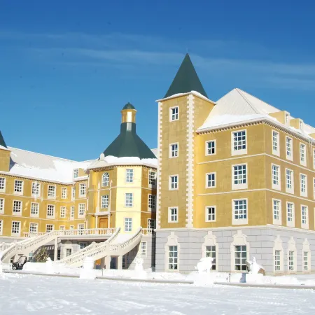 Ya'oulong Castle Hotel