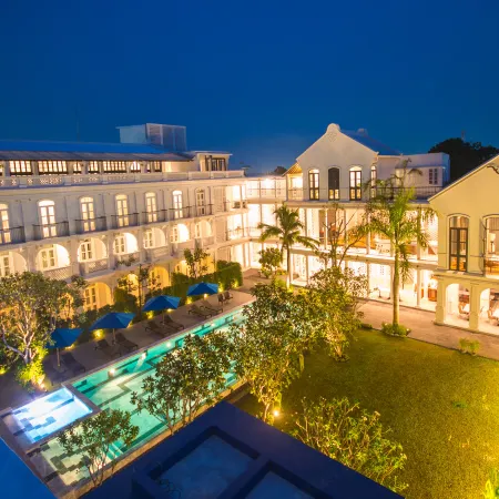 Little Nyonya Hotel Отели рядом с достопримечательностью «Сентрал-Фестивал-Пхукет»